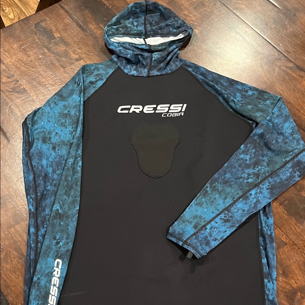 Cressi Men's Black Hooded Rash Guard with Blue Camo Sleeves